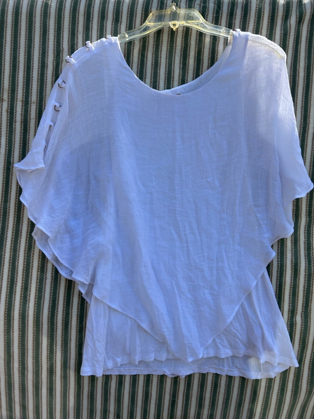 Hope and Harlow flowy top